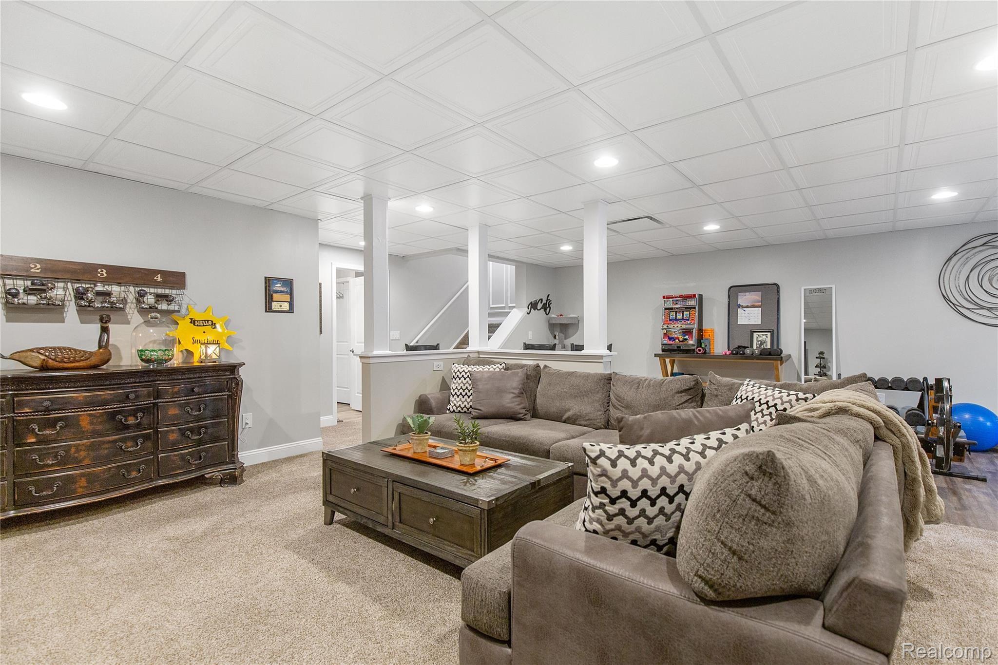 42929 Cardinal Way Novi, MI 48375 - Photo 39 of 46 27.jpg
