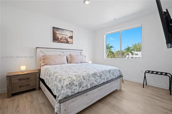 $3,400 | 170 Northwest 158th Street, Unit 8, Miami, FL 33169