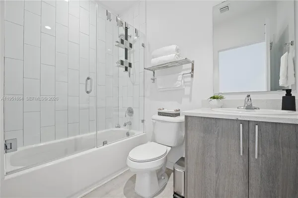 $3,400 | 170 Northwest 158th Street, Unit 8, Miami, FL 33169