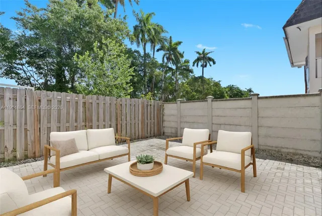 $3,400 | 170 Northwest 158th Street, Unit 8, Miami, FL 33169