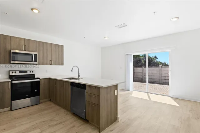 $3,400 | 170 Northwest 158th Street, Unit 8, Miami, FL 33169