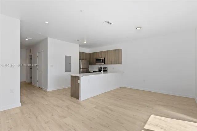 $3,400 | 170 Northwest 158th Street, Unit 8, Miami, FL 33169