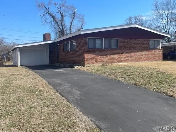 $1,550 | 6714 Bitteroot Lane, Berkeley, MO 63134