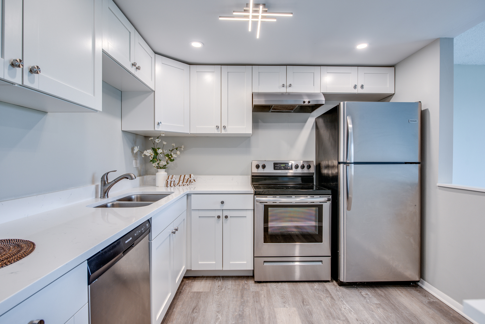 2015 South Finley Road, Unit 612 Lombard, IL 60148 - Photo 8 of 26