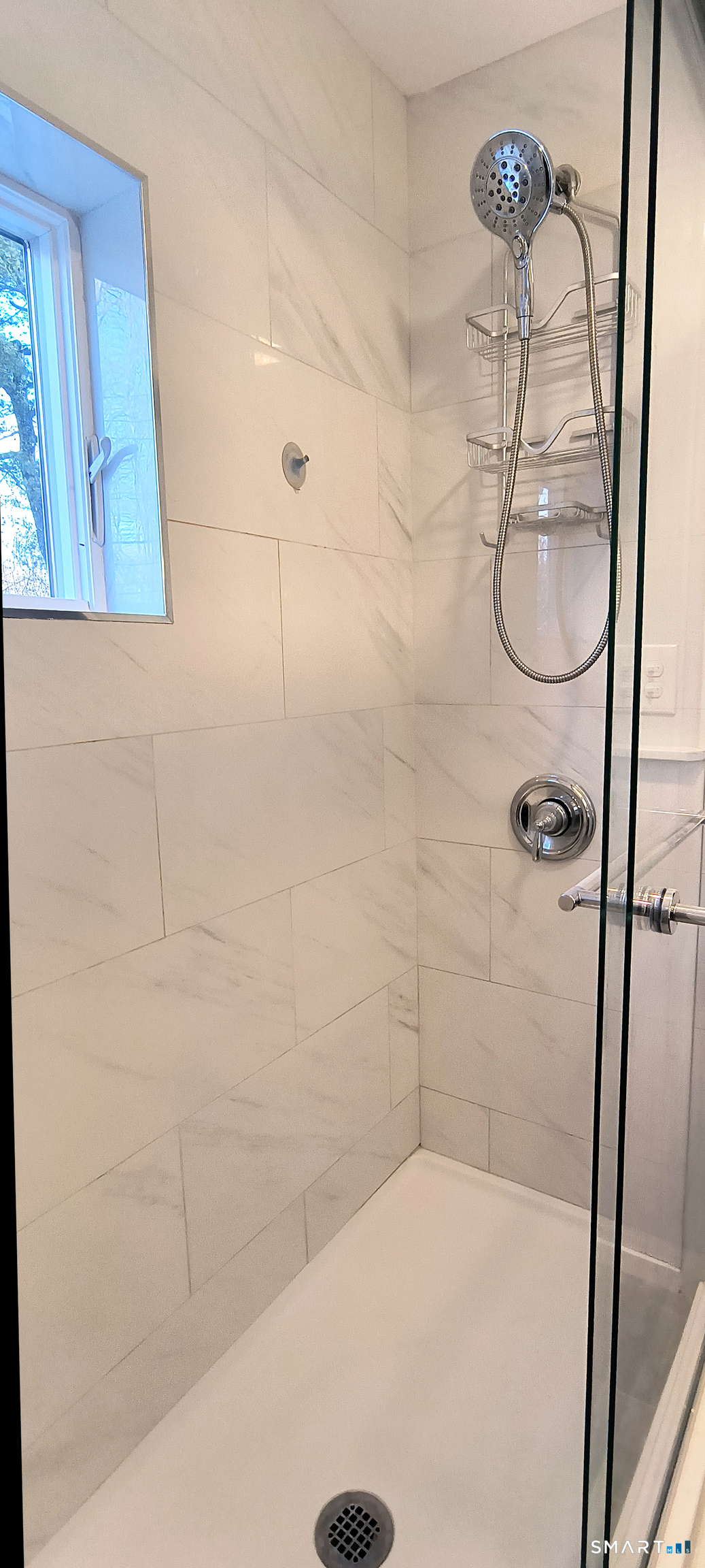 21 B Hoydens Hill Road Fairfield, CT 06824 - Photo 22 of 39 a bathroom with a shower