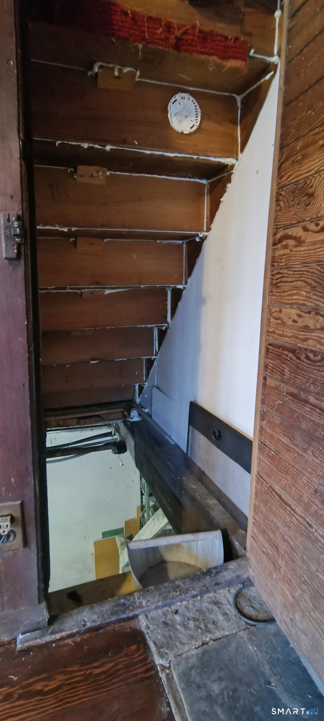 21 B Hoydens Hill Road Fairfield, CT 06824 - Photo 37 of 39 a view of entryway