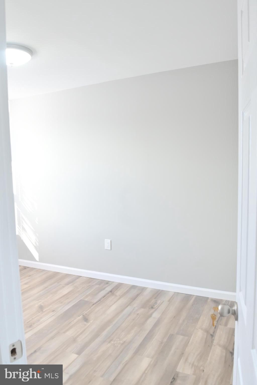 534 Hampden Road Upper Darby, PA 19082 - Photo 16 of 35 2nd Bedroom