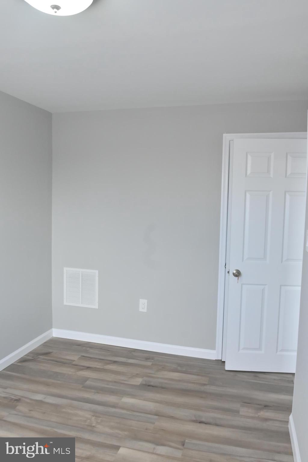 534 Hampden Road Upper Darby, PA 19082 - Photo 17 of 35 2nd Bedroom