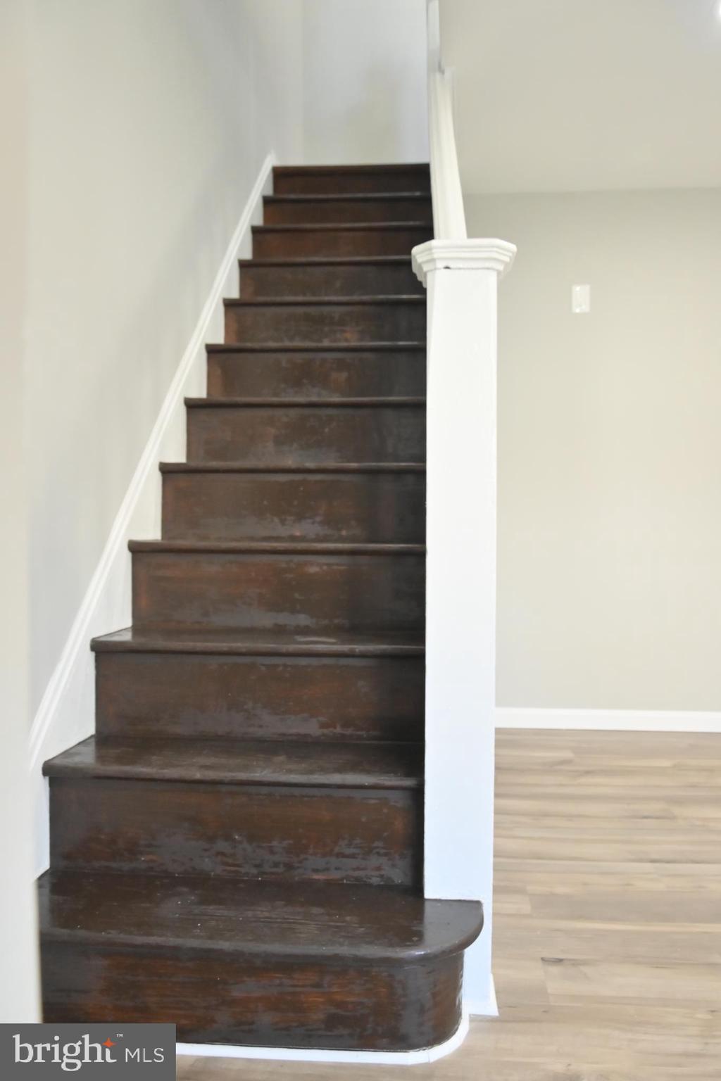 534 Hampden Road Upper Darby, PA 19082 - Photo 3 of 35 Staircase