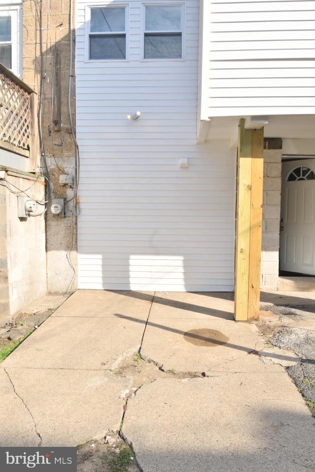 534 Hampden Road Upper Darby, PA 19082 - Photo 34 of 35 Back Exterior