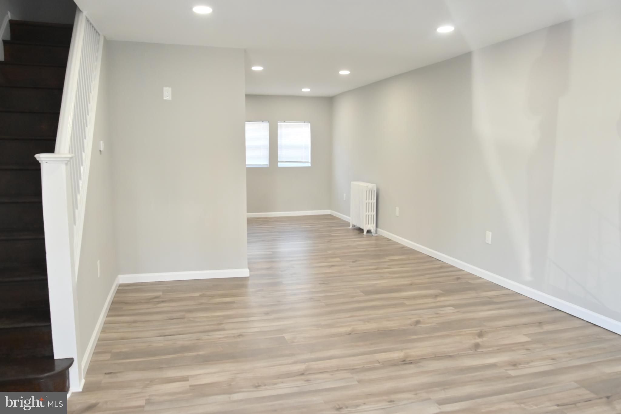 534 Hampden Road Upper Darby, PA 19082 - Photo 4 of 35 Living room/Dining room view