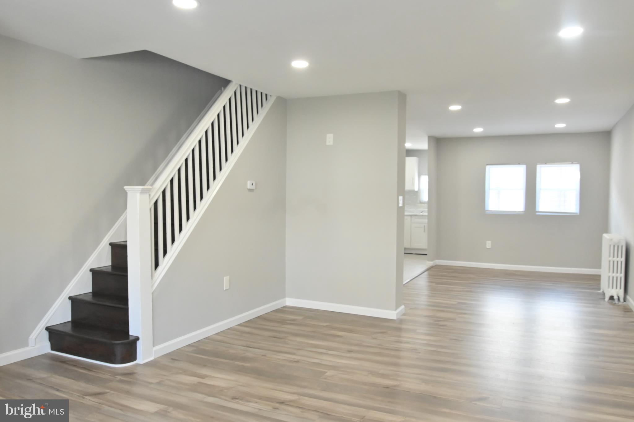 534 Hampden Road Upper Darby, PA 19082 - Photo 5 of 35 Living room/Dining room view