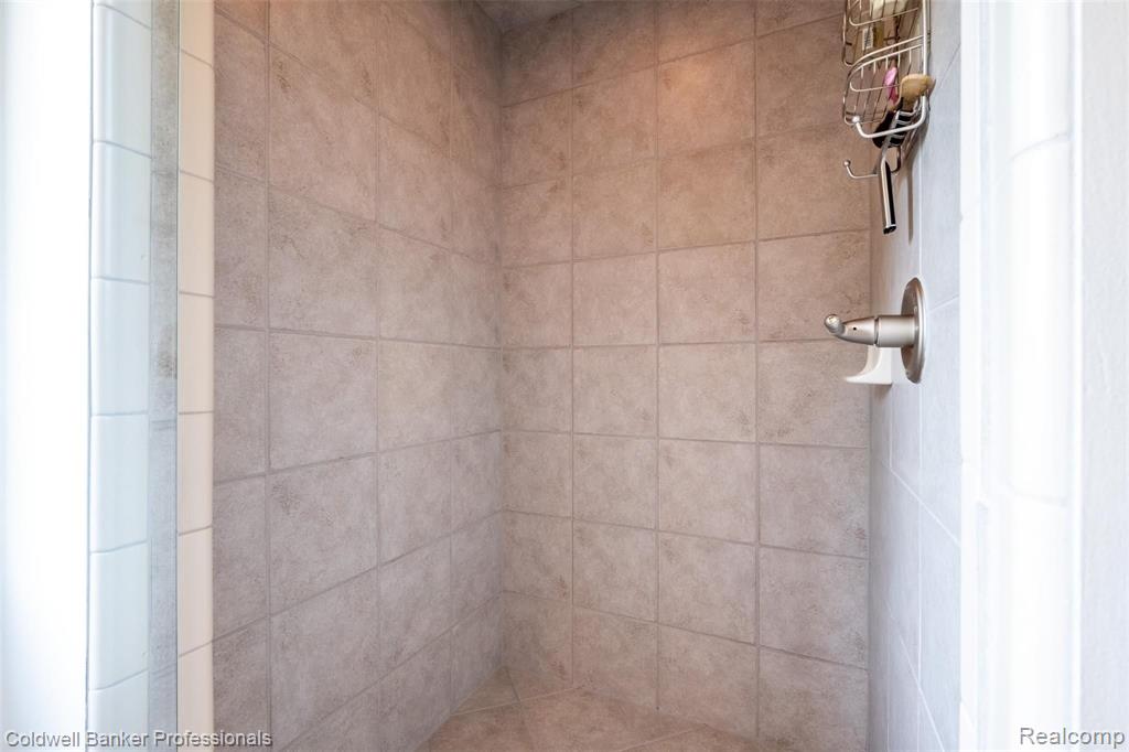 3196 Fairgrove Terrace Rochester Hills, MI 48309 - Photo 25 of 41
