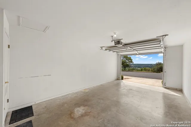 a view of a room with an empty space