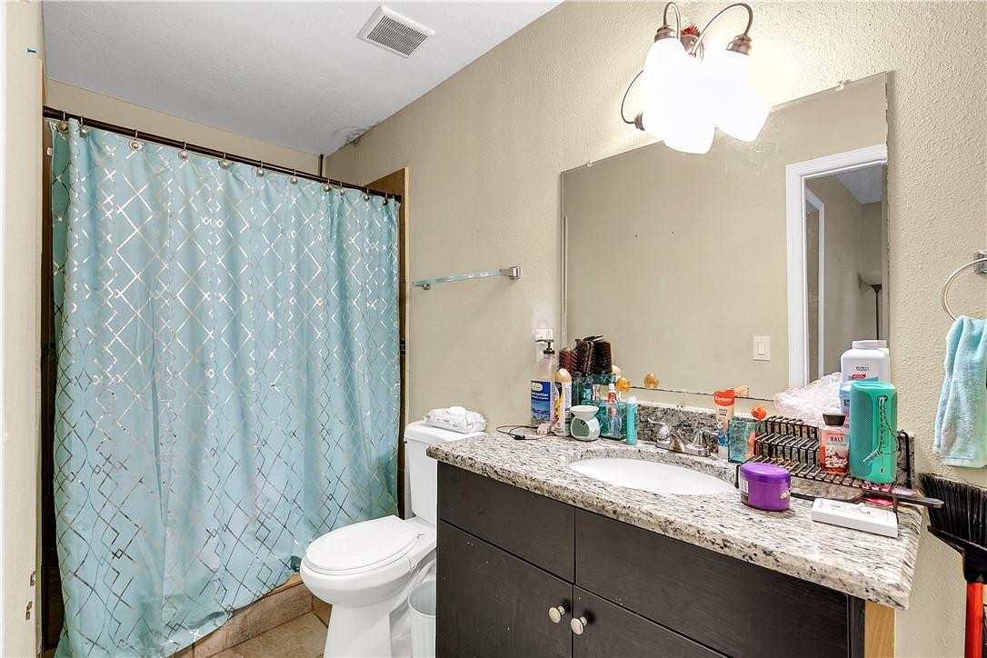 1608 Miami Road Orlando, FL 32825 - Photo 13 of 22 Master Bathroom