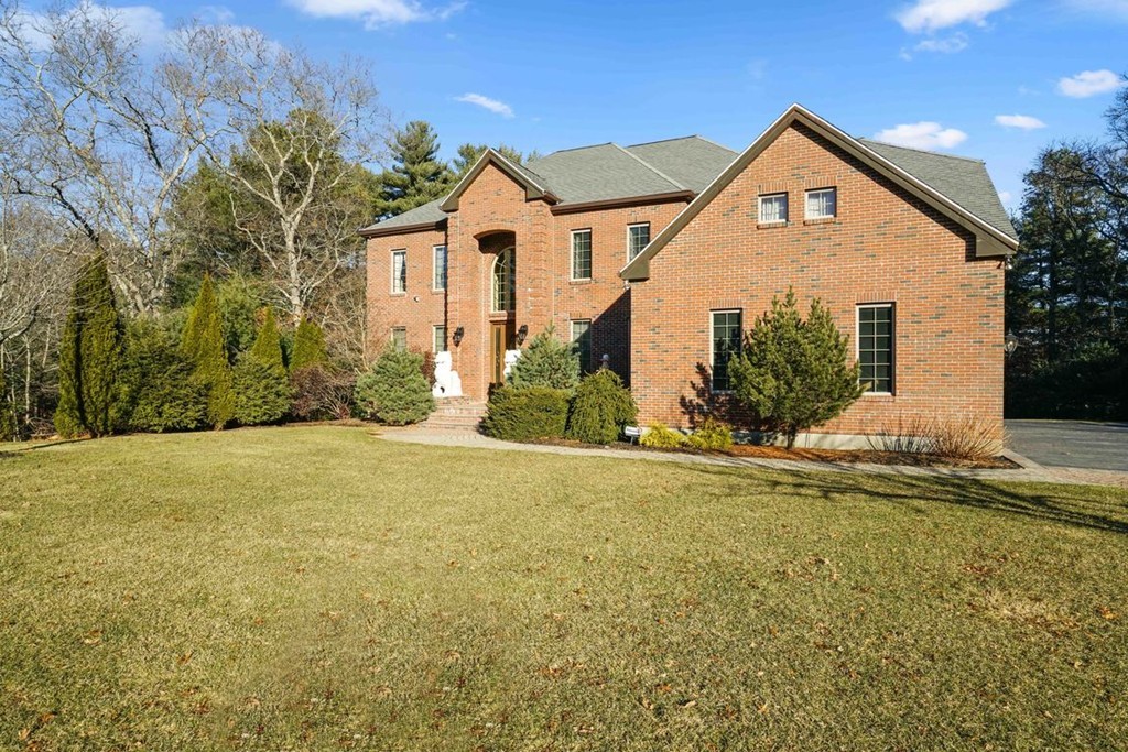 27 Clearing Farm Road Kingston, MA 02364 - Photo 1 of 30 Gallery Image 1