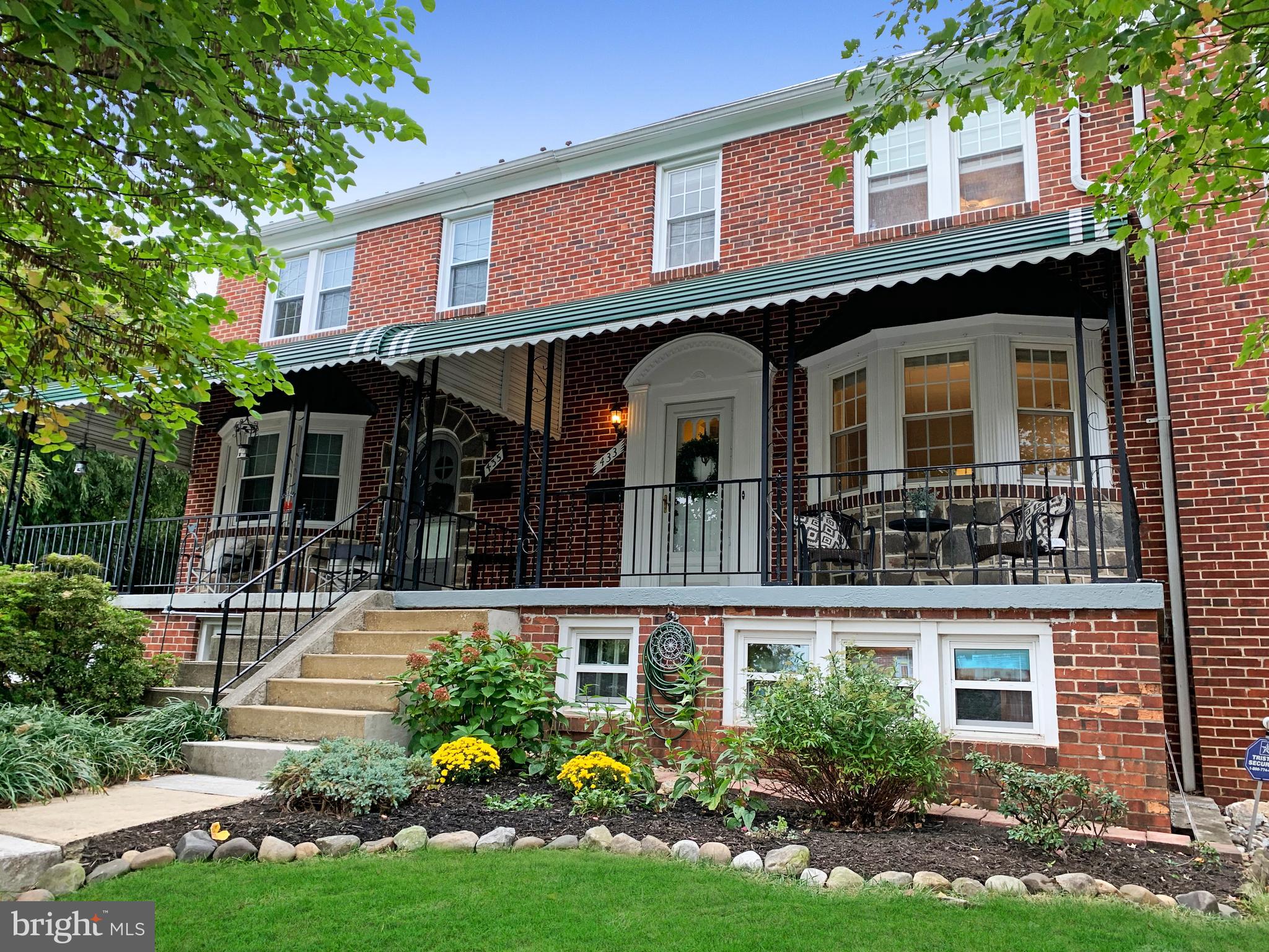 433 Academy Road Baltimore, MD 21228 - Photo 2 of 41 Front view