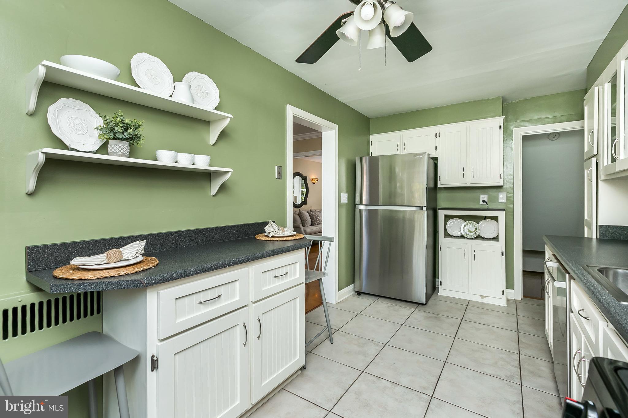 433 Academy Road Baltimore, MD 21228 - Photo 15 of 41 Stainless steel appliances