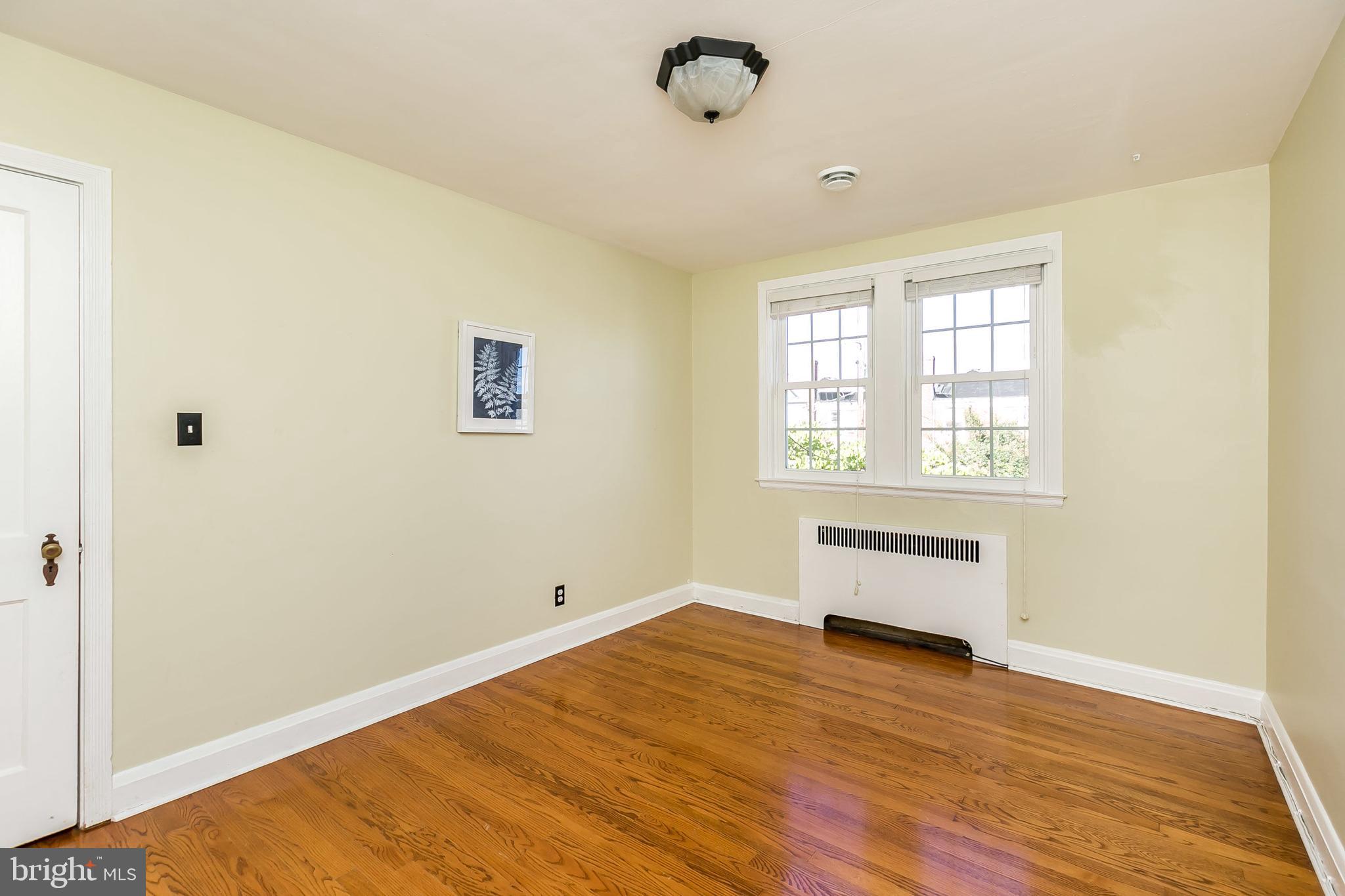 433 Academy Road Baltimore, MD 21228 - Photo 22 of 41 Second Bedroom