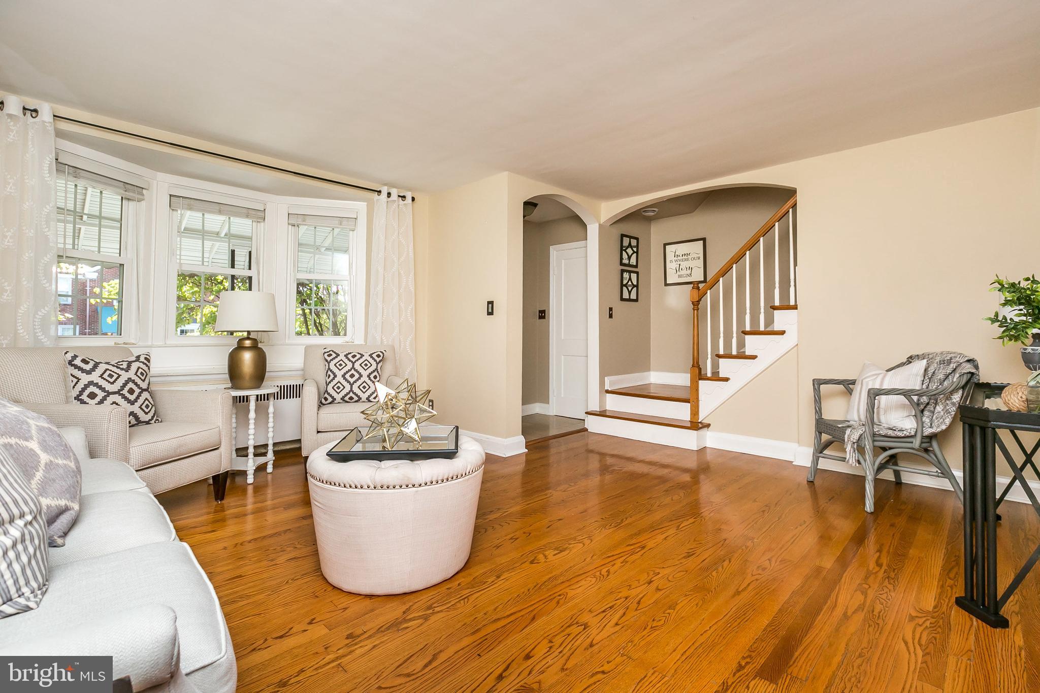 433 Academy Road Baltimore, MD 21228 - Photo 7 of 41 Living Room with lots of natural light