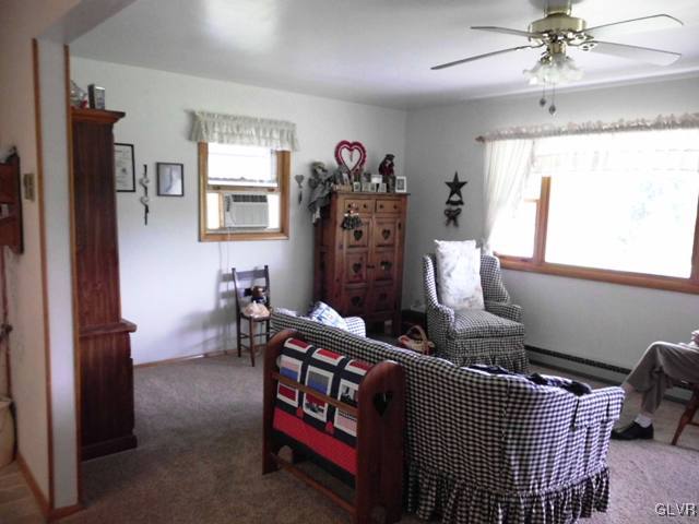 129 Friendship Road Lehighton, PA 18235 - Photo 4 of 29 Gallery Image 4