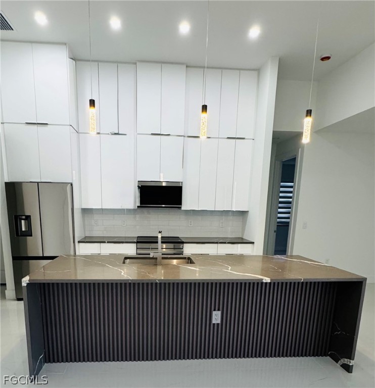 213 Fifth Avenue Lehigh Acres, FL 33936 - Photo 4 of 27