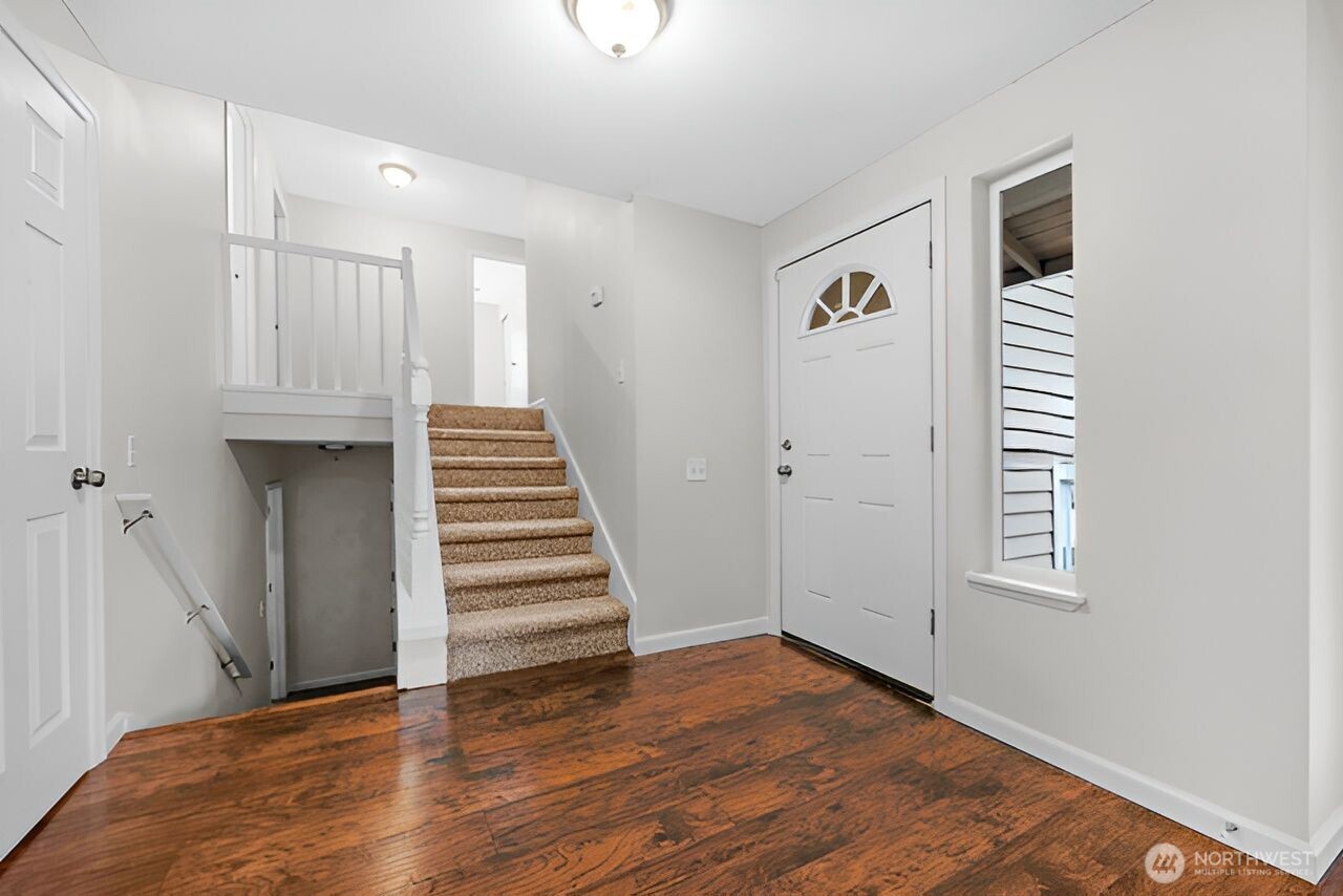 17610 161st Avenue Southeast Renton, WA 98058 - Photo 4 of 25