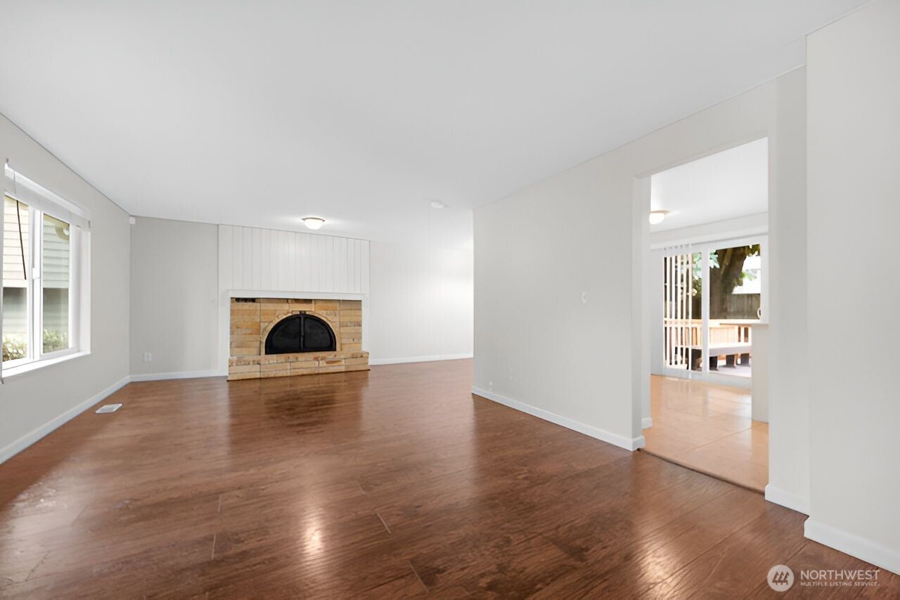 17610 161st Avenue Southeast Renton, WA 98058 - Photo 5 of 25