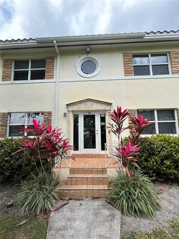 $2,050 | 715 Northeast 91st Street, Unit 1A, Miami Shores, FL 33138