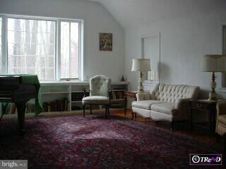 2545 Edge Hill Road Huntingdon Valley, PA 19006 - Photo 4 of 6 Gallery Image 4