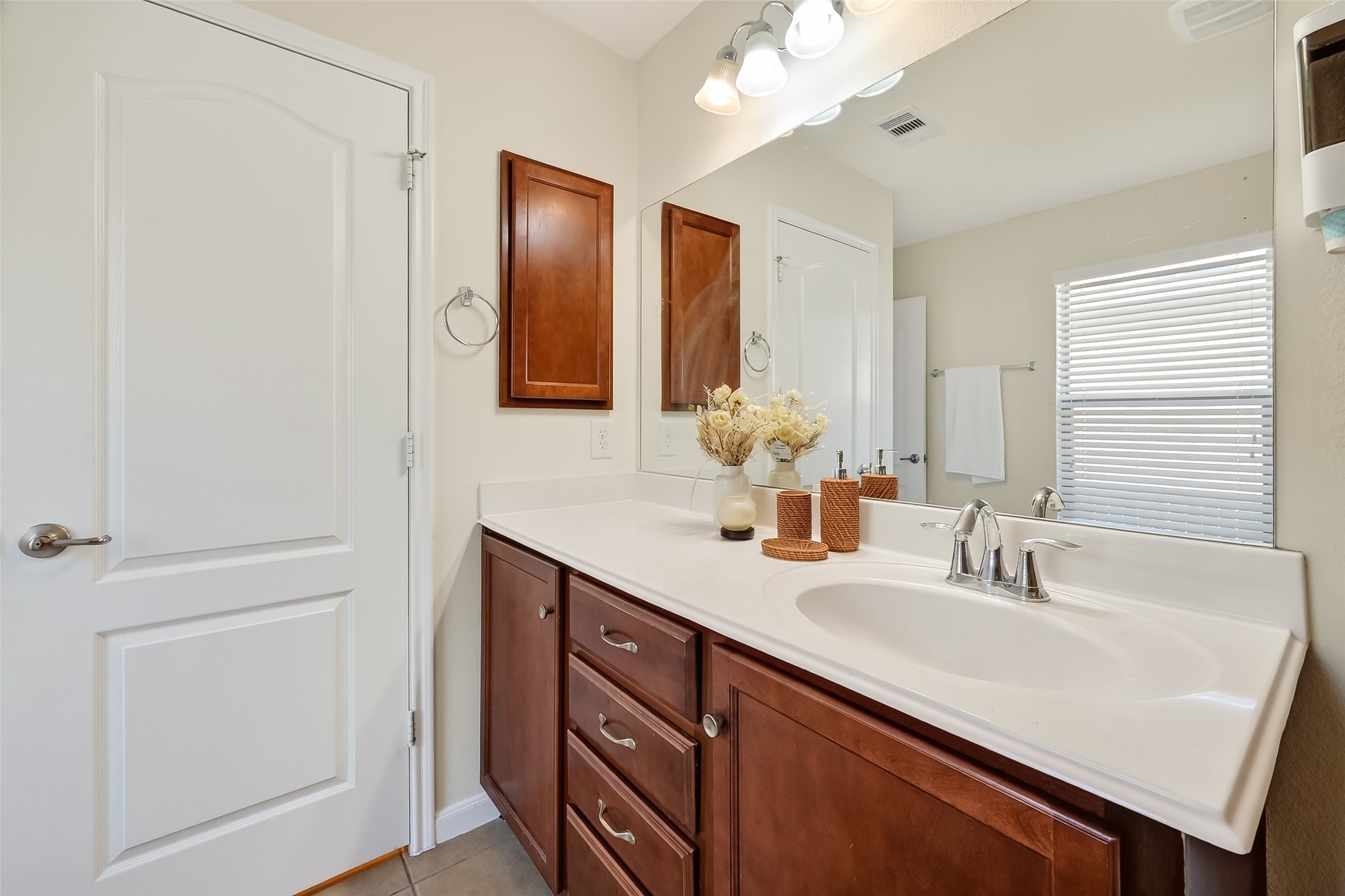 6722 Path Way Court Katy, TX 77449 - Photo 26 of 33 Another view of primary bathroom