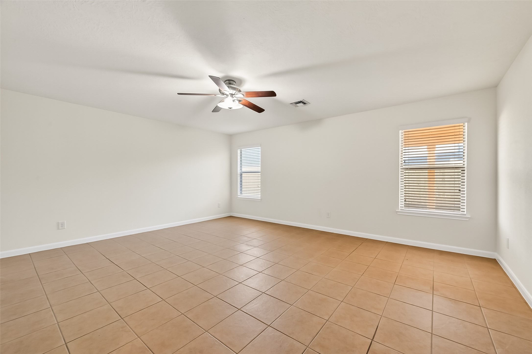 6722 Path Way Court Katy, TX 77449 - Photo 8 of 33 Spacious primary bedroom-walk-in closet- no carpet