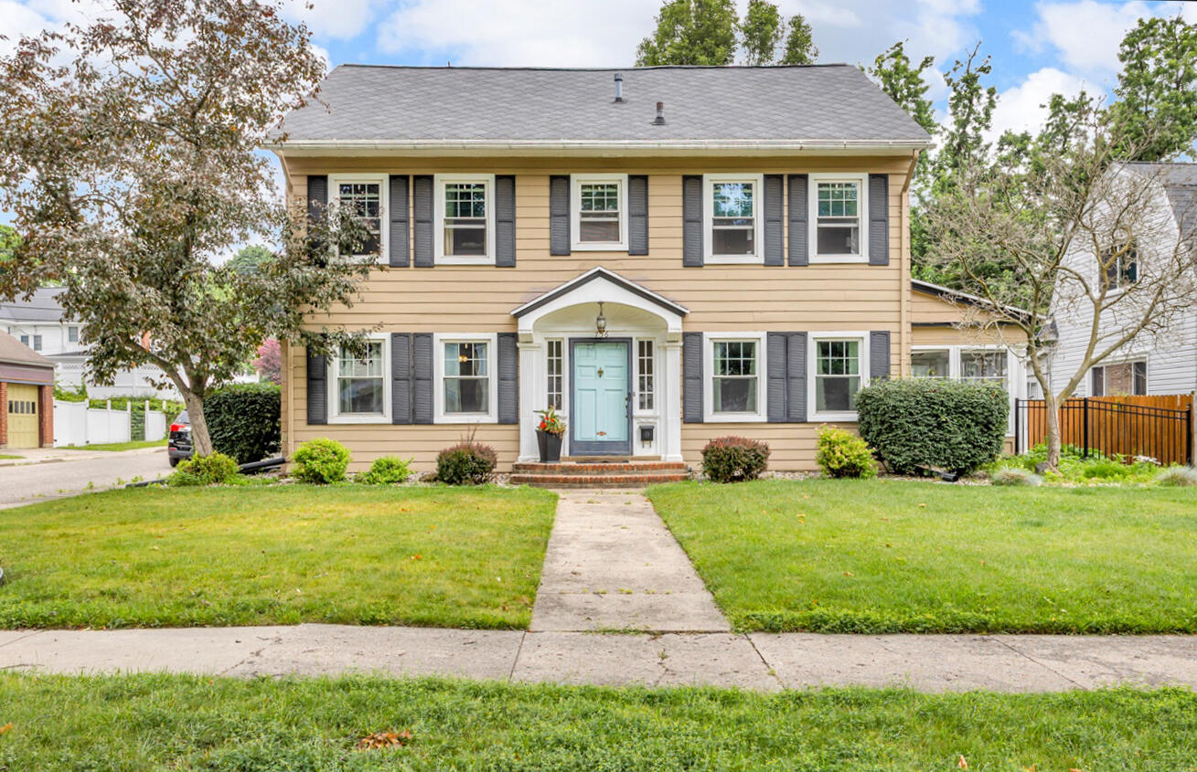 756 Crescent Road Jackson, MI 49203 - Photo 1 of 52 0N0A8645