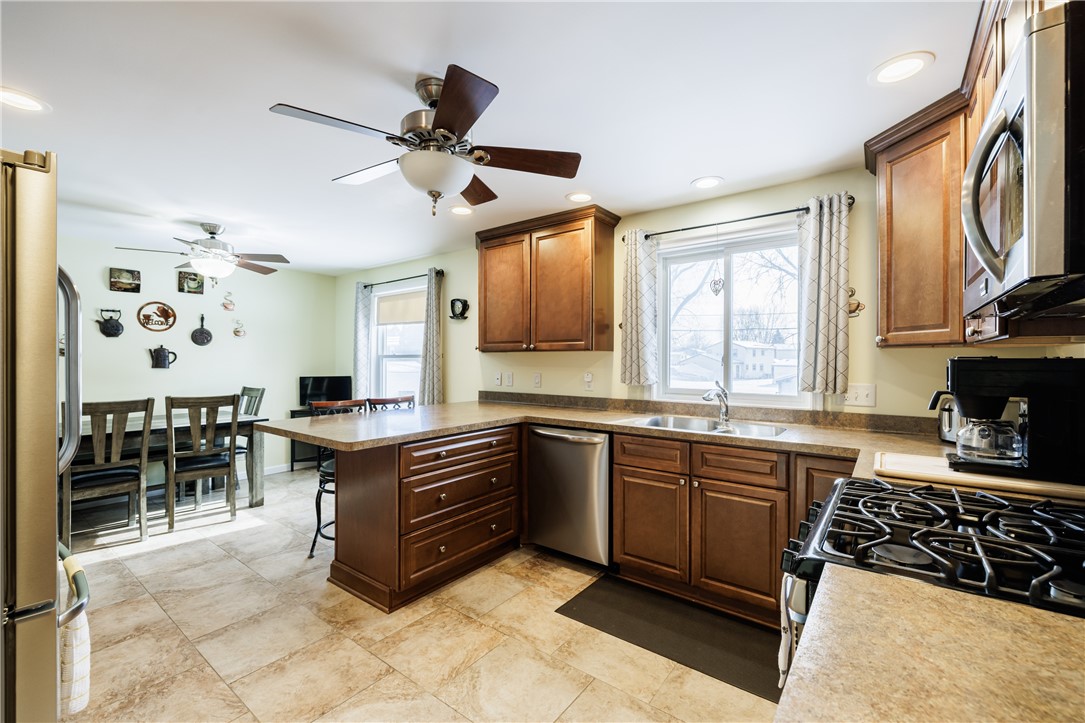 3695 Lyell Road Gates, NY 14606 - Photo 5 of 29