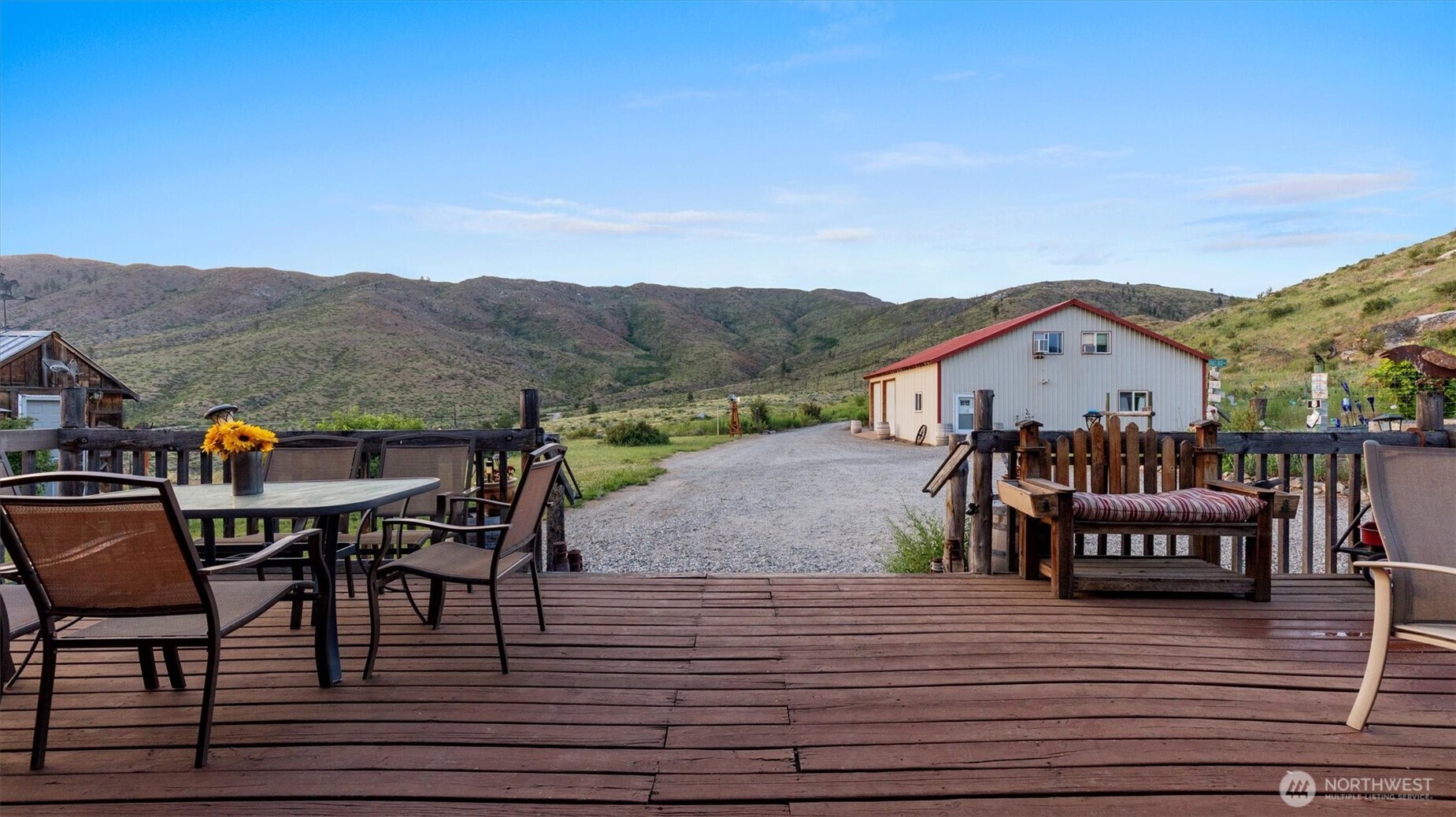 767 Bill Shaw Road Pateros, WA 98846 - Photo 4 of 40