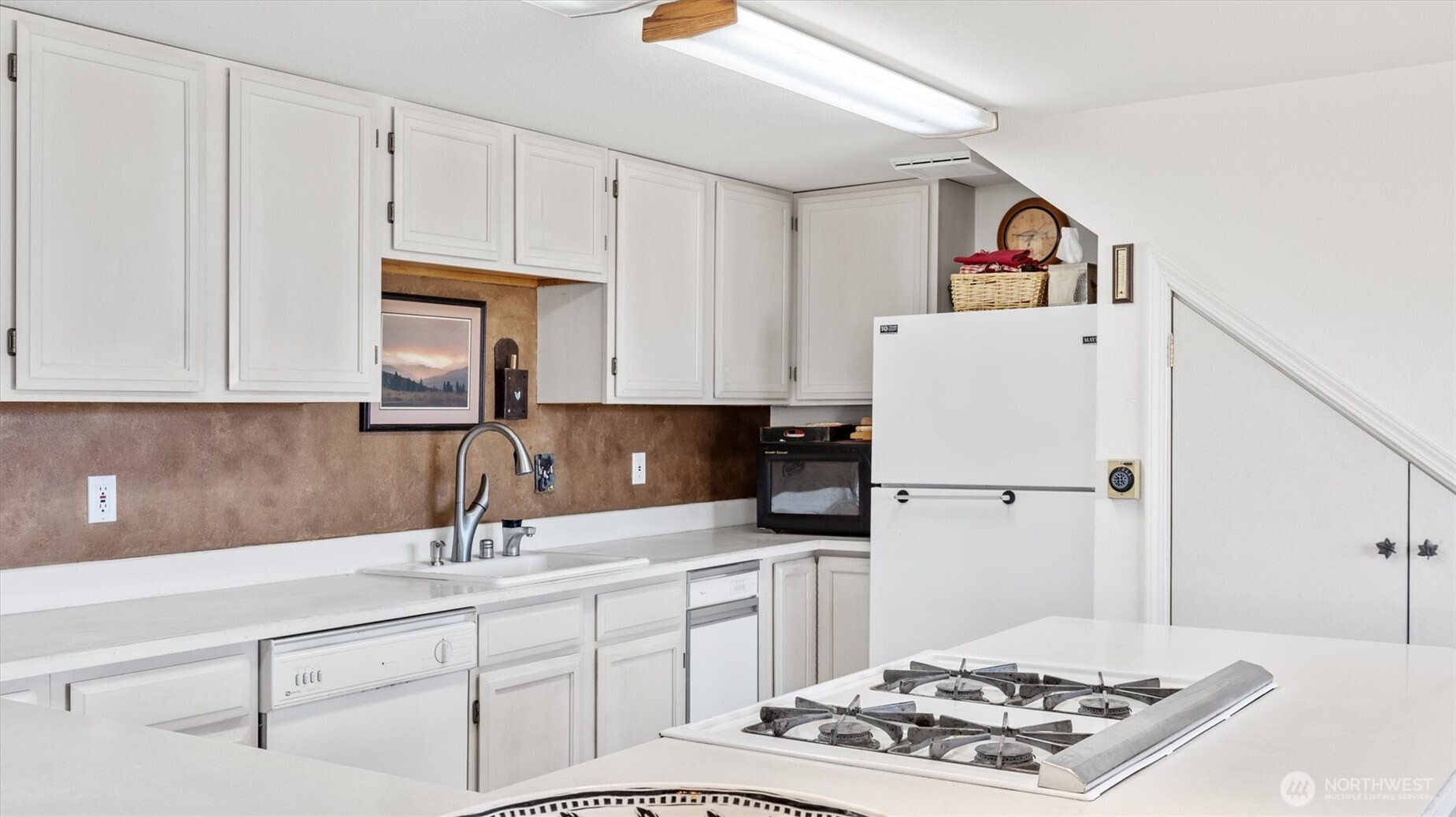 767 Bill Shaw Road Pateros, WA 98846 - Photo 10 of 40