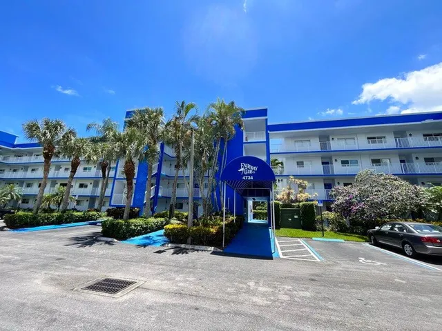 $1,850 | 4734 Lucerne Lakes Boulevard North, Unit 410, Lake Worth, FL 33467