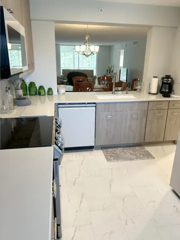 $1,850 | 4734 Lucerne Lakes Boulevard North, Unit 410, Lake Worth, FL 33467