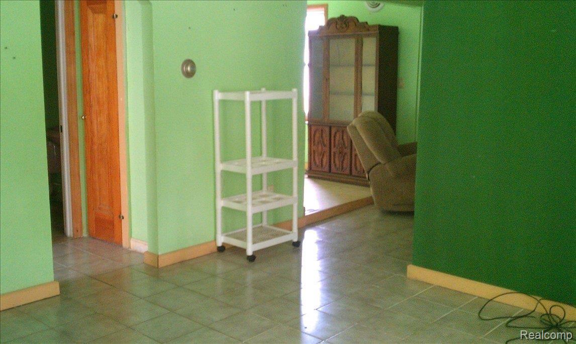 17645 Reed Street Melvindale, MI 48122 - Photo 6 of 10 FIRST FLOOR