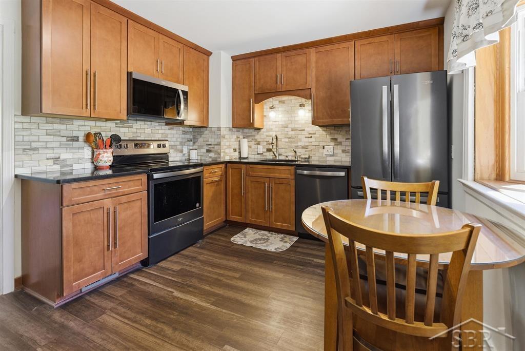 306 East Sugnet Road Midland, MI 48642 - Photo 8 of 38 Gallery Image 8