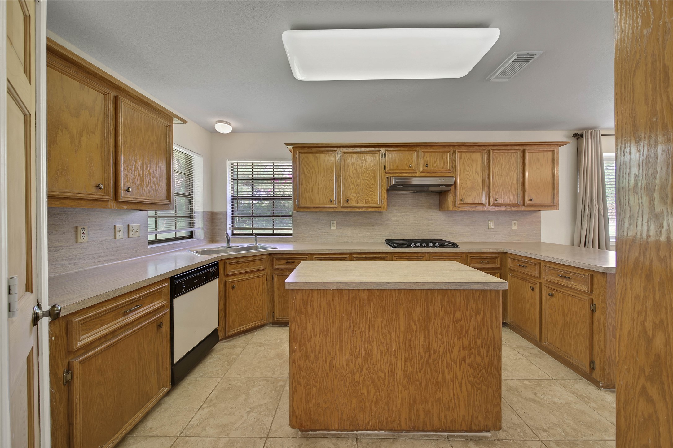 33134 Old Hempstead Road Magnolia, TX 77355 - Photo 7 of 36 Gallery Image 7
