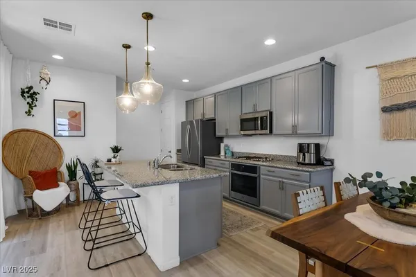 $2,800 | 92 Kimberlite Drive, Henderson, NV 89011