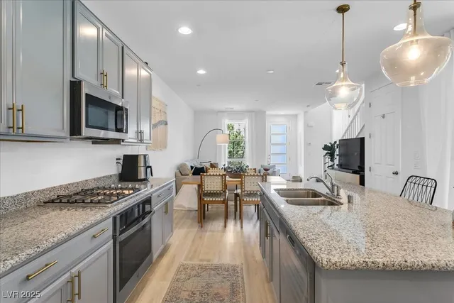 $2,800 | 92 Kimberlite Drive, Henderson, NV 89011