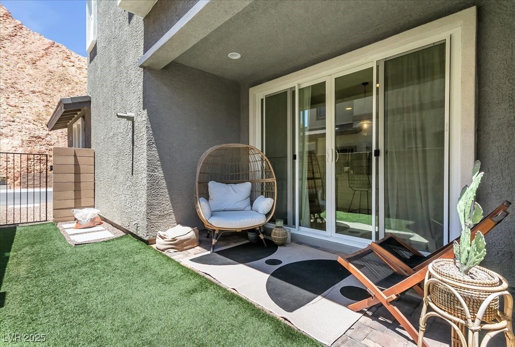 92 Kimberlite Drive Henderson, NV 89011 - Photo 2 of 36