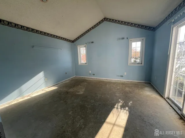 $315,000 | 3 Winthrop Road, Monroe Township, NJ 08831