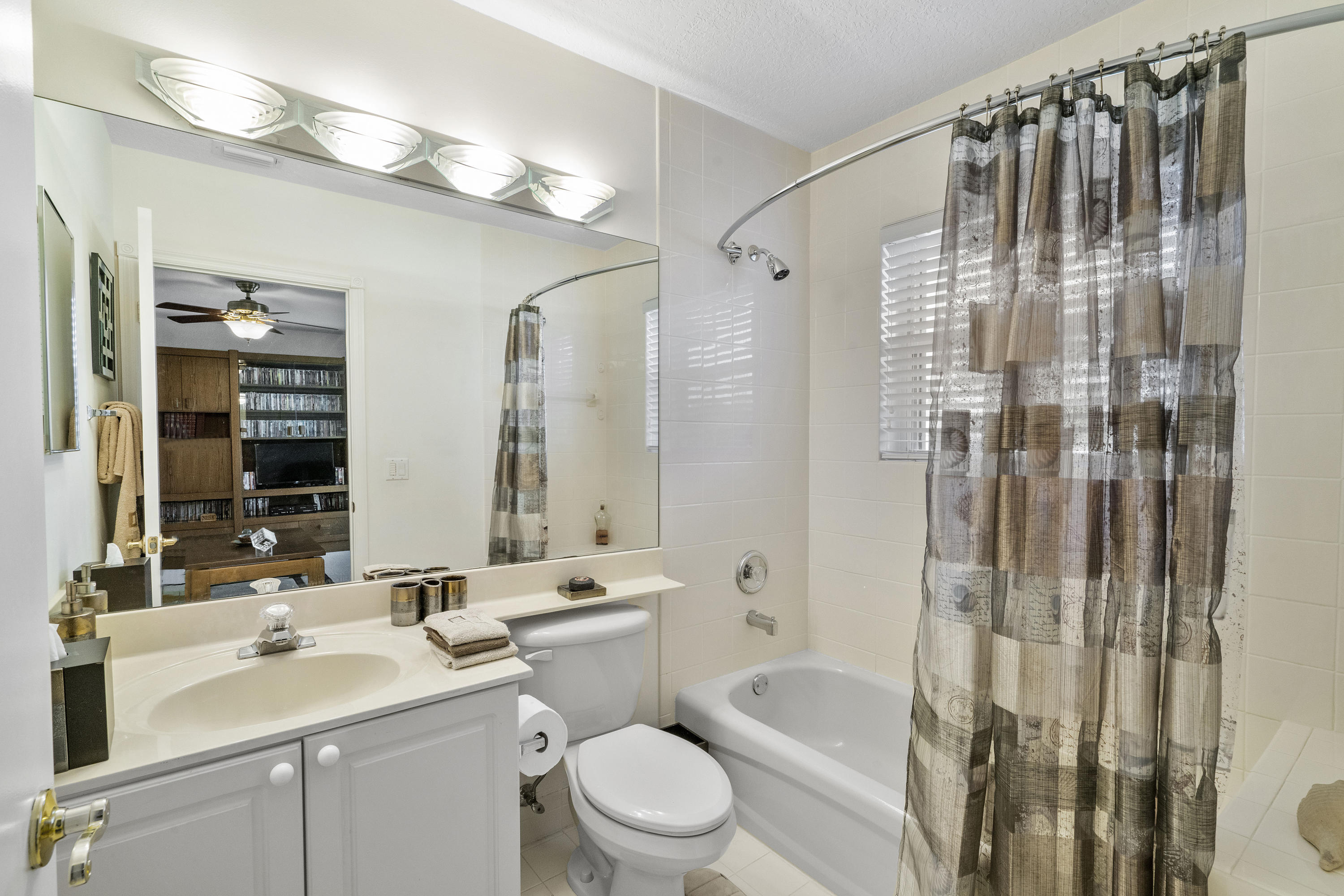 18717 Sea Turtle Lane Boca Raton, FL 33498 - Photo 33 of 43 18717 Sea Turtle Ln_35