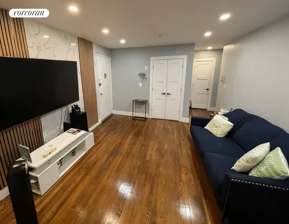 $287,500 | 180 Van Cortlandt Park South, Unit 5J | Kingsbridge