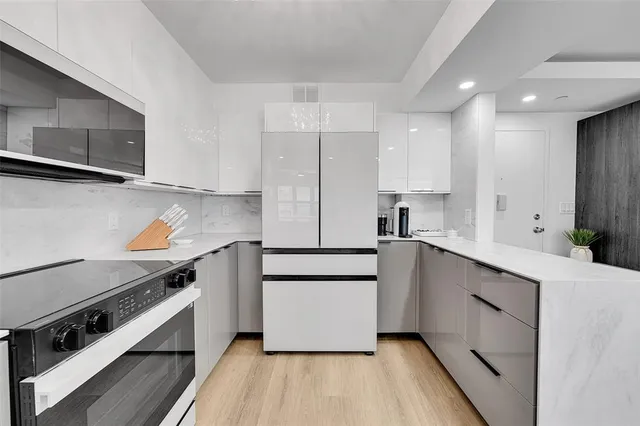 $675,000 | 405 North Ocean Boulevard, Unit 306, Pompano Beach, FL 33062