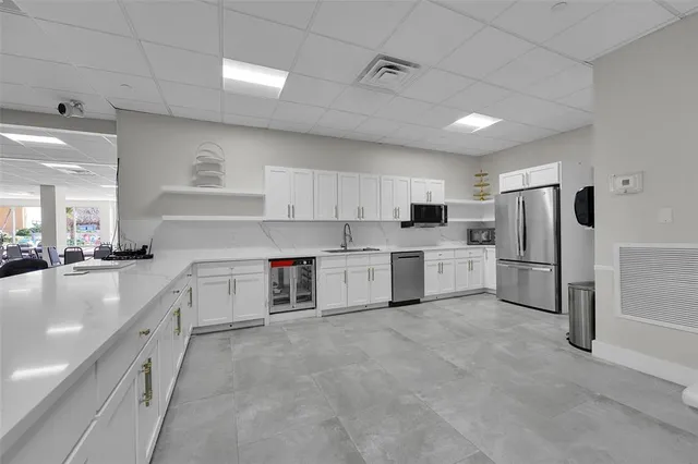 $675,000 | 405 North Ocean Boulevard, Unit 306, Pompano Beach, FL 33062