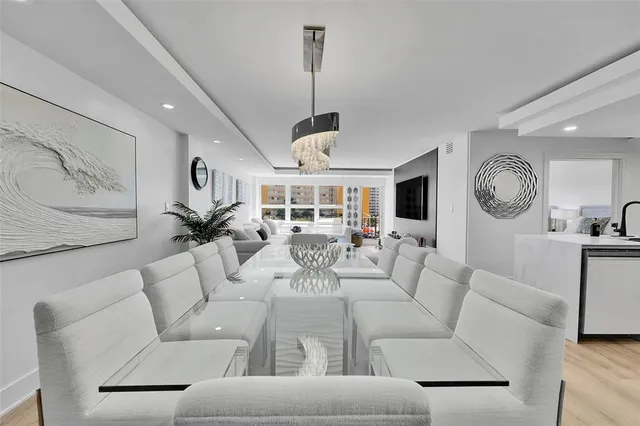 $675,000 | 405 North Ocean Boulevard, Unit 306, Pompano Beach, FL 33062